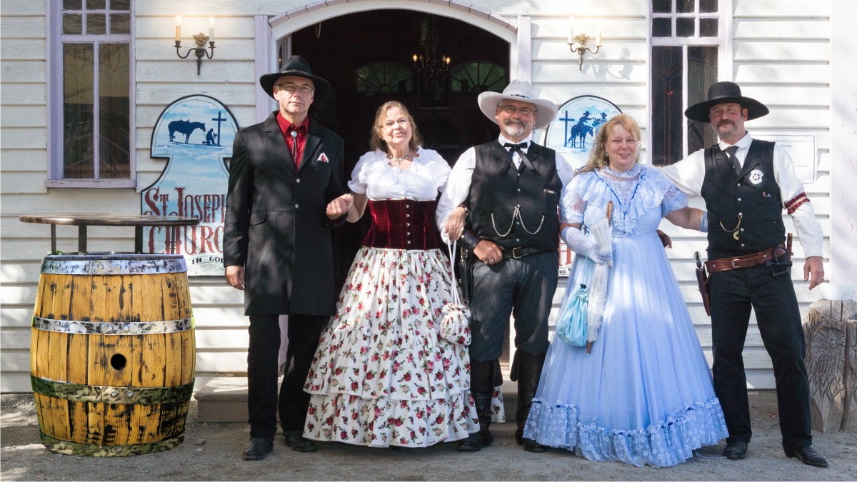 O Fotomagazin / Pullman City 2016